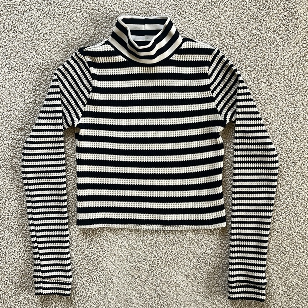 AERIE Cropped Waffle Mockneck Size Medium